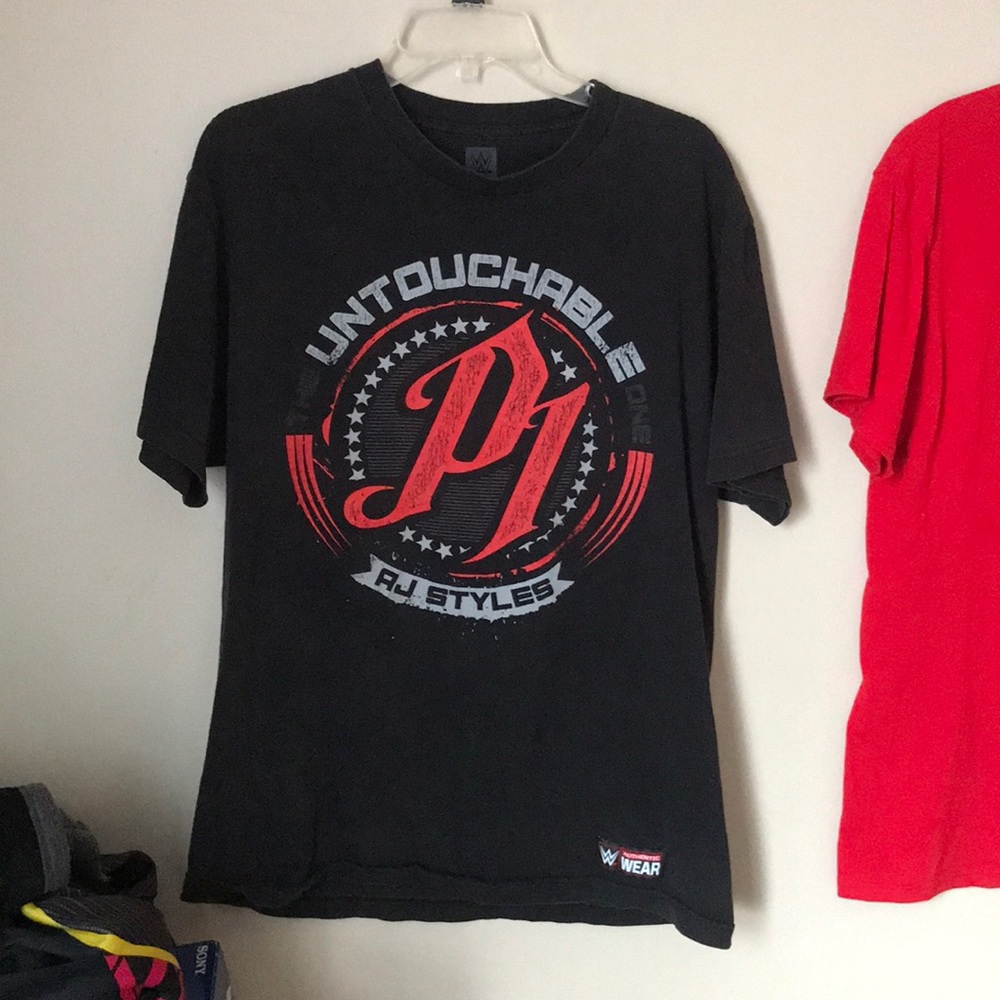 WWE AJ Styles Untouchable T-Shirt size Large